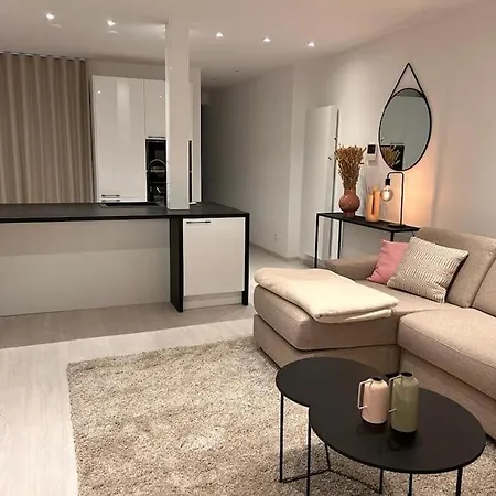 Wonderful 2br W View On Leie Appartement